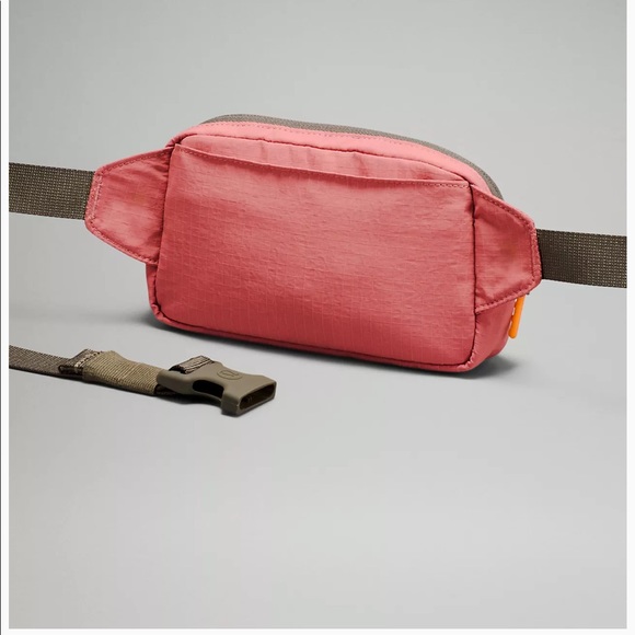 NWT Lululemon Brier Rose Mini Belt Bag! - Picture 9 of 9